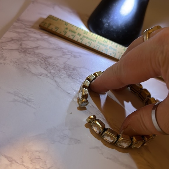 Rhinestone Magnetic Clasp NWT Bracelet - Picture 3 of 5